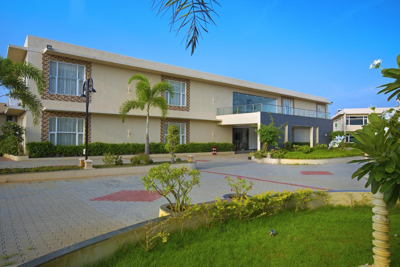 Landmark Pallavaa Beach Resorts Mahabalipuram Exterior foto