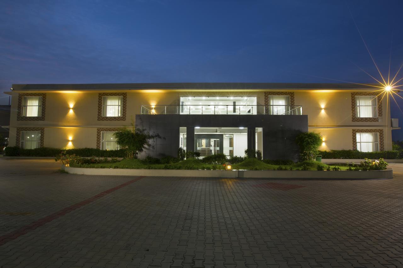 Landmark Pallavaa Beach Resorts Mahabalipuram Exterior foto
